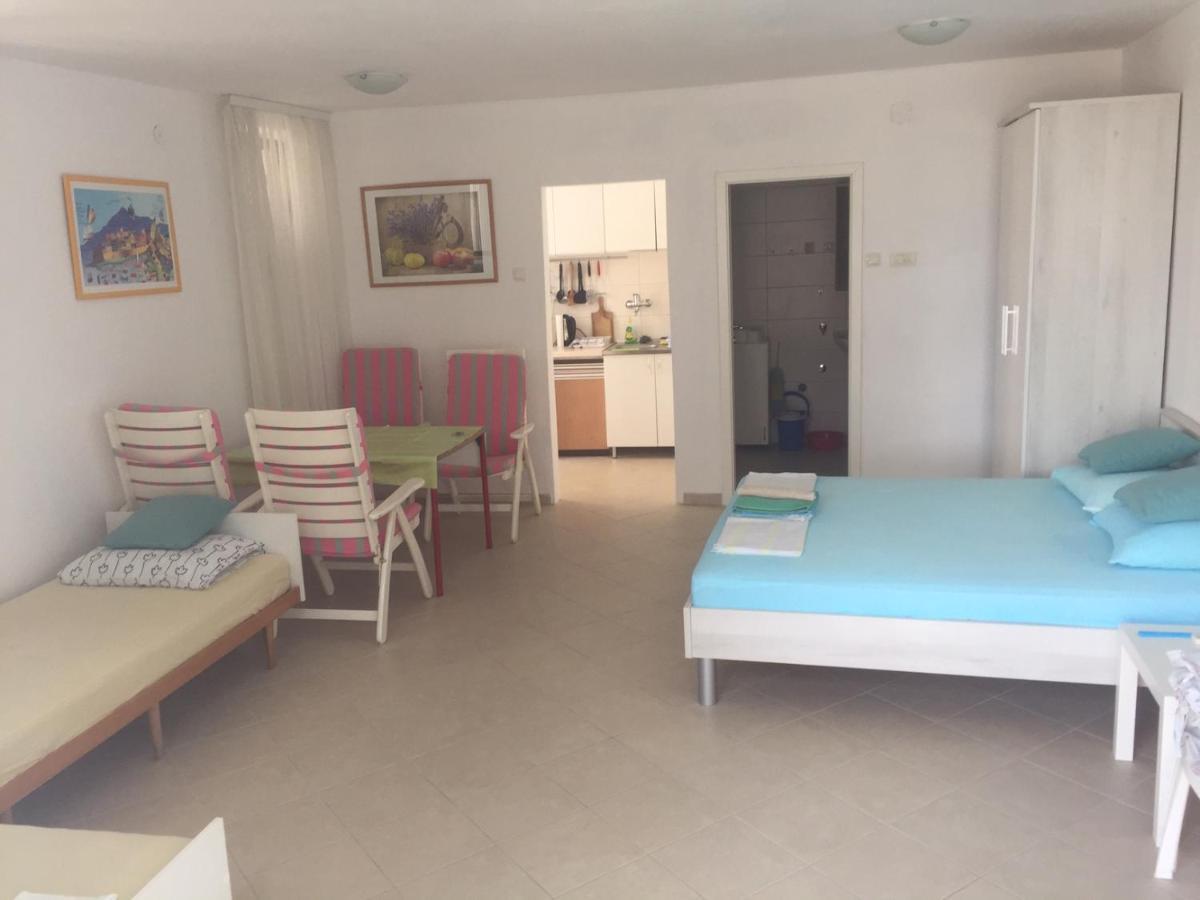 Apartment Perla - 150M From The Sea 노비비노돌스키 외부 사진
