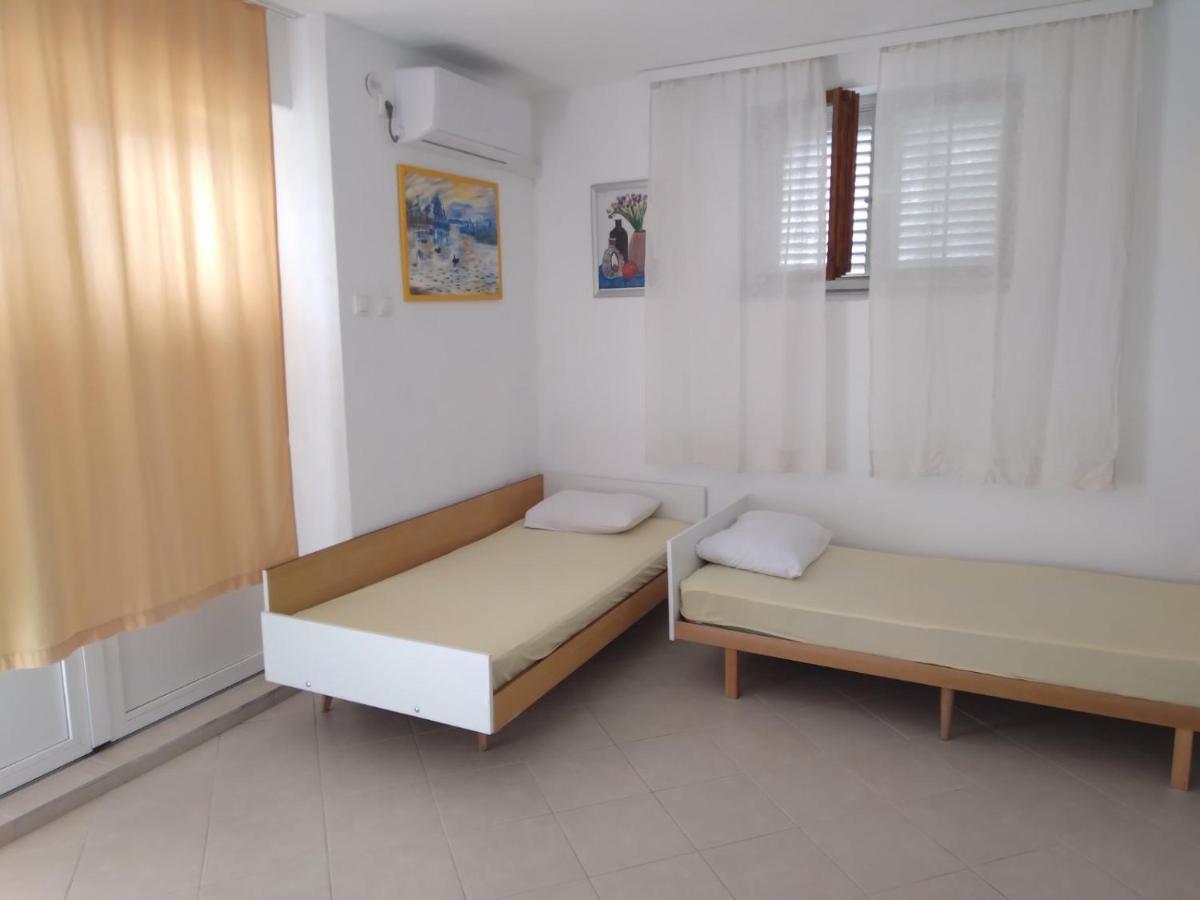 Apartment Perla - 150M From The Sea 노비비노돌스키 외부 사진