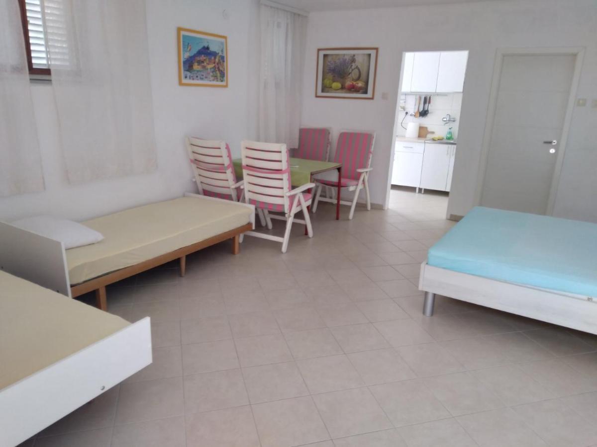 Apartment Perla - 150M From The Sea 노비비노돌스키 외부 사진