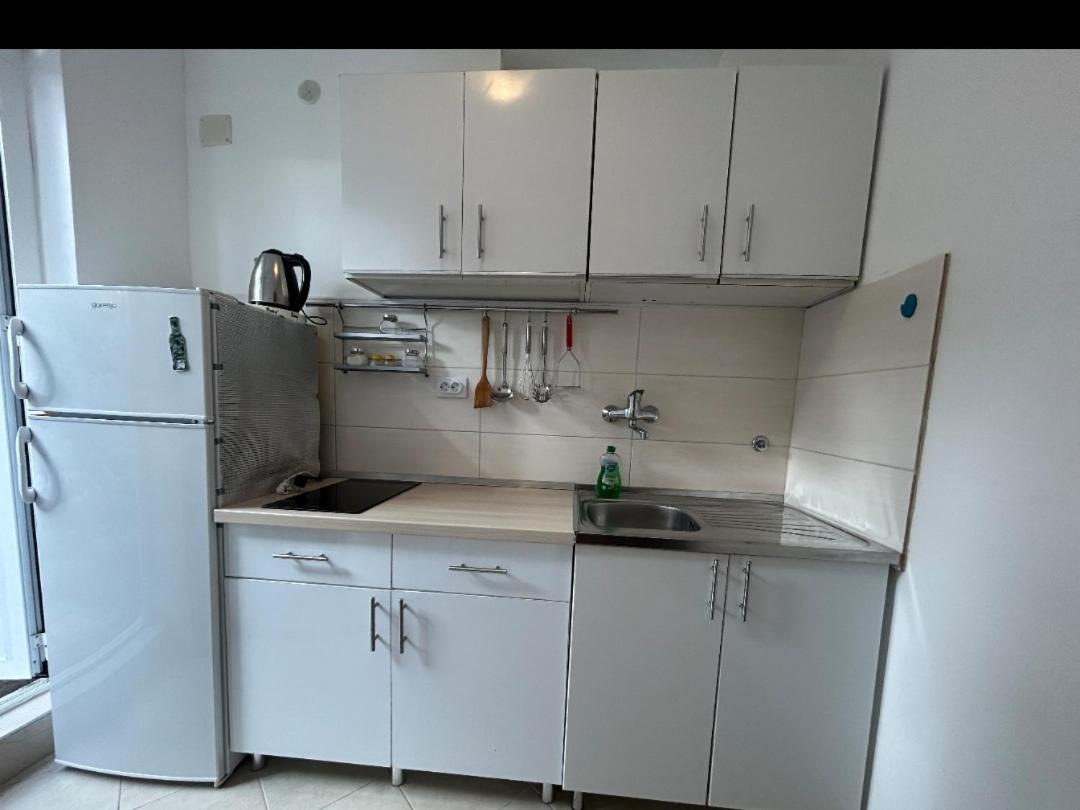 Apartment Perla - 150M From The Sea 노비비노돌스키 외부 사진